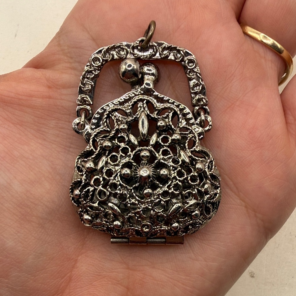 Vtg Silver Tone Purse Pendant Necklace Arthur Pepper Ornate Kiss Lock Signed ART - Picture 1 of 10